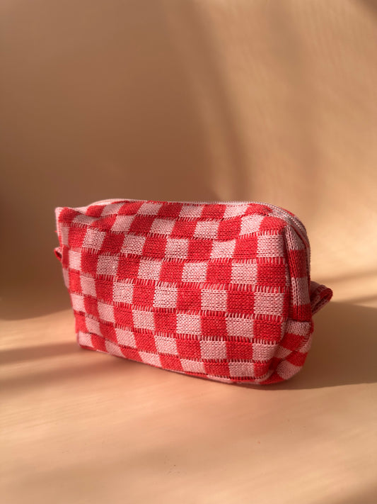 KNITTED CHECKERED MAKEUP BAG